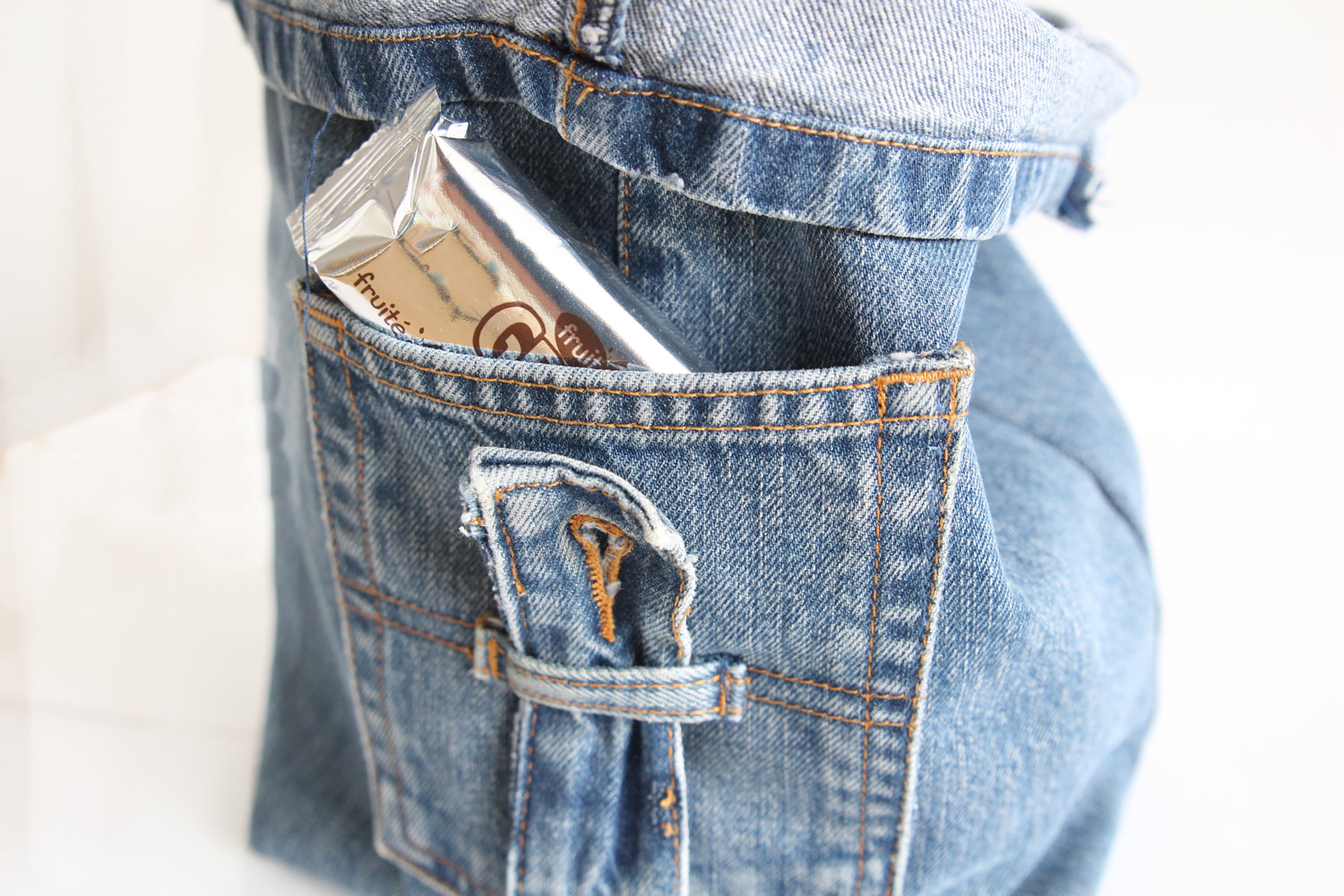 Lunchbag with old jeans - upcycling - Made by Emy