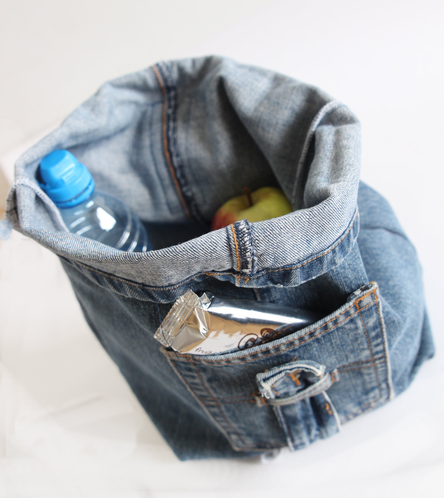 Lunchbag with old jeans - upcycling - Made by Emy